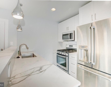 1827 Benning Road Ne - Photo Thumbnail 12