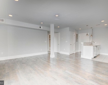 1827 Benning Road Ne - Photo Thumbnail 4