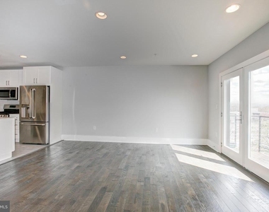1827 Benning Road Ne - Photo Thumbnail 2