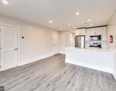 924 19th Street Ne - Photo Thumbnail 3
