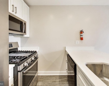 924 19th Street Ne - Photo Thumbnail 4