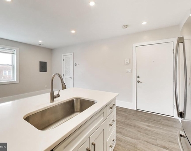 924 19th Street Ne - Photo Thumbnail 2