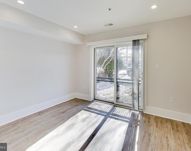 1904 Irving Street Ne - Photo Thumbnail 7