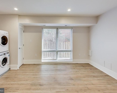 1904 Irving Street Ne - Photo Thumbnail 11