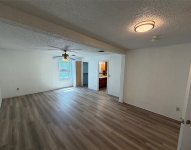 16821 Whitebrush Loop - Photo Thumbnail 5