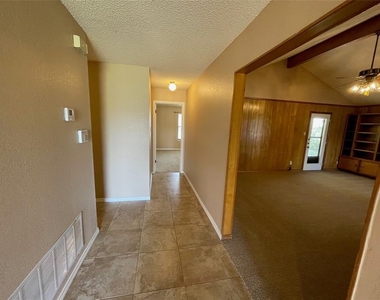 11509 Sombrero Dr - Photo Thumbnail 8
