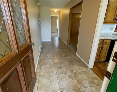 11509 Sombrero Dr - Photo Thumbnail 2