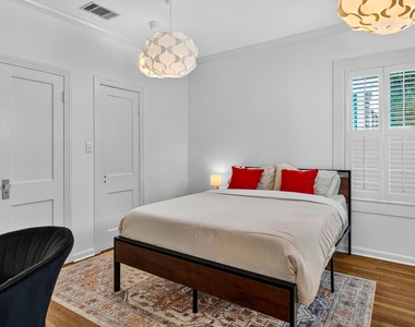 3111 Glenview Ave - Photo Thumbnail 23