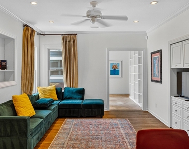 3111 Glenview Ave - Photo Thumbnail 2