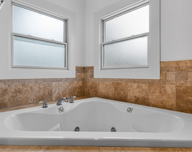 3111 Glenview Ave - Photo Thumbnail 20