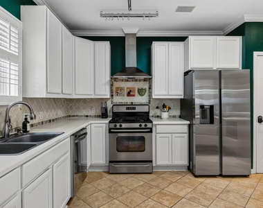 3111 Glenview Ave - Photo Thumbnail 8