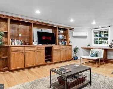 104 R Street Ne - Photo Thumbnail 3
