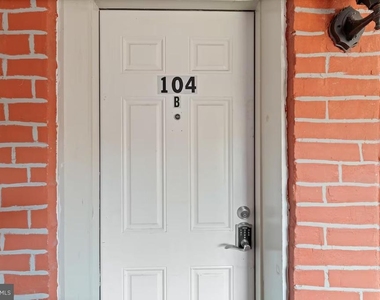 104 R Street Ne - Photo Thumbnail 2