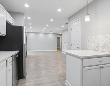 2308 Devonshire Dr - Photo Thumbnail 4