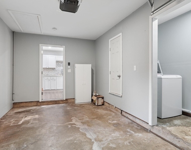 2308 Devonshire Dr - Photo Thumbnail 8
