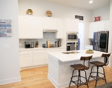 9621 Evening Canopy Dr - Photo Thumbnail 9