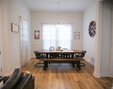 9621 Evening Canopy Dr - Photo Thumbnail 18