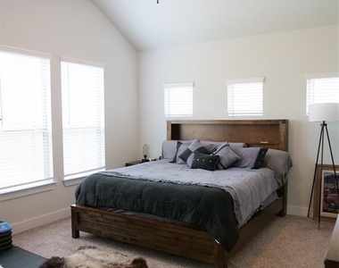 9621 Evening Canopy Dr - Photo Thumbnail 20