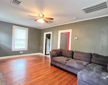 707 Upson St - Photo Thumbnail 1