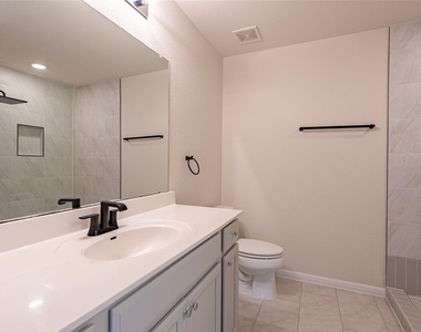 13101 Foreston Dr - Photo Thumbnail 19