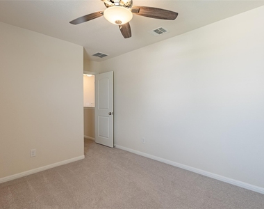 13101 Foreston Dr - Photo Thumbnail 14
