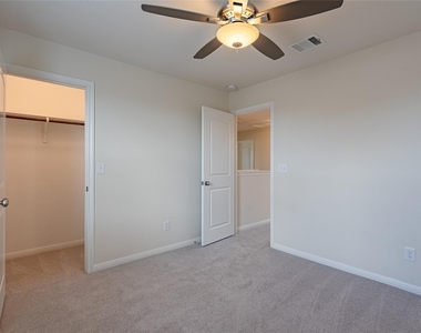 13101 Foreston Dr - Photo Thumbnail 16