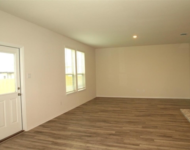 173 Onna St - Photo Thumbnail 11