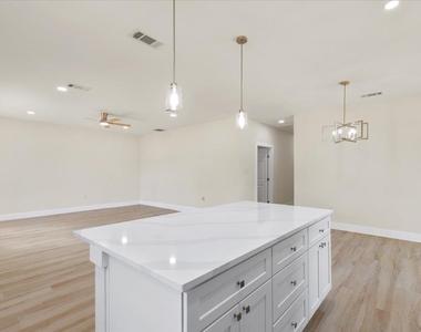 109 Clear Spring St - Photo Thumbnail 1