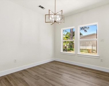 109 Clear Spring St - Photo Thumbnail 3