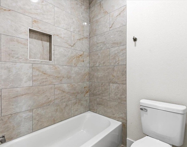 109 Clear Spring St - Photo Thumbnail 7