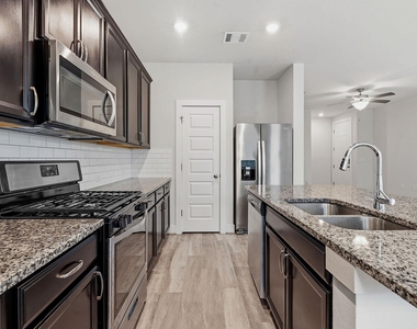 7105 Silver Star Ln - Photo Thumbnail 1
