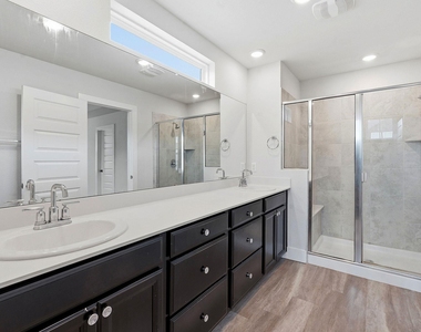 7105 Silver Star Ln - Photo Thumbnail 11