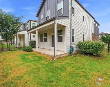 7105 Silver Star Ln - Photo Thumbnail 18