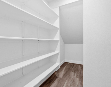 7105 Silver Star Ln - Photo Thumbnail 7