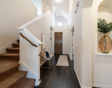 156 Banana St - Photo Thumbnail 3