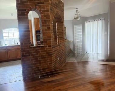 3507 Rip Ford Dr - Photo Thumbnail 8