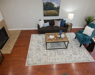 2529 Rio Grande St - Photo Thumbnail 2