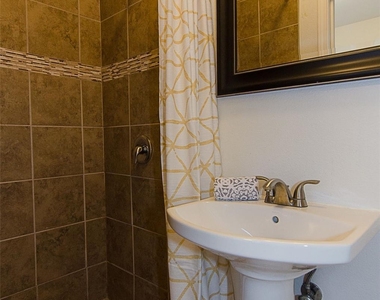 2529 Rio Grande St - Photo Thumbnail 18
