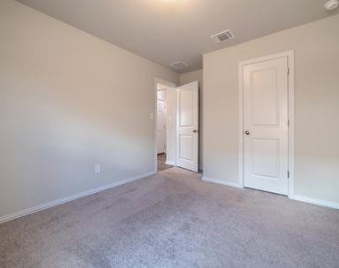 132 Evening Star Ln - Photo Thumbnail 16