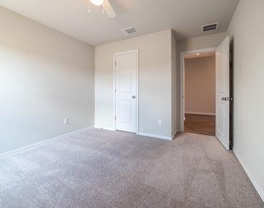 132 Evening Star Ln - Photo Thumbnail 14