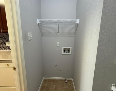 1900 Scofield Ridge Pkwy - Photo Thumbnail 14