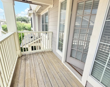1900 Scofield Ridge Pkwy - Photo Thumbnail 17