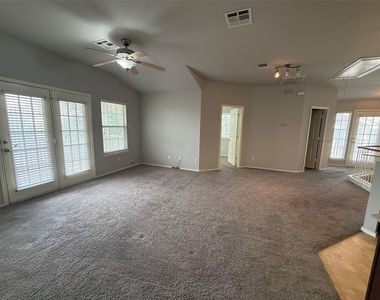 1900 Scofield Ridge Pkwy - Photo Thumbnail 9