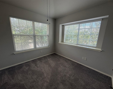 1900 Scofield Ridge Pkwy - Photo Thumbnail 13