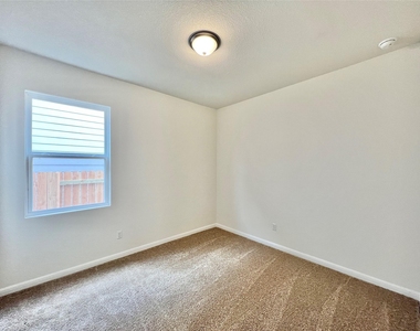 176 Fluttermill Loop - Photo Thumbnail 6