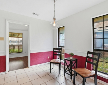 306 Woodstone Dr - Photo Thumbnail 17
