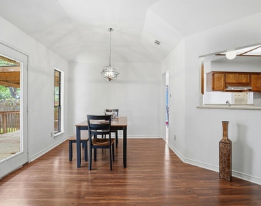 306 Woodstone Dr - Photo Thumbnail 22