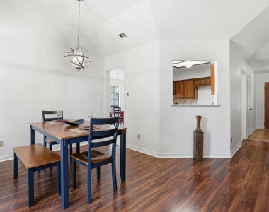 306 Woodstone Dr - Photo Thumbnail 21