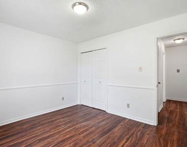 306 Woodstone Dr - Photo Thumbnail 25