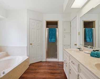 306 Woodstone Dr - Photo Thumbnail 34
